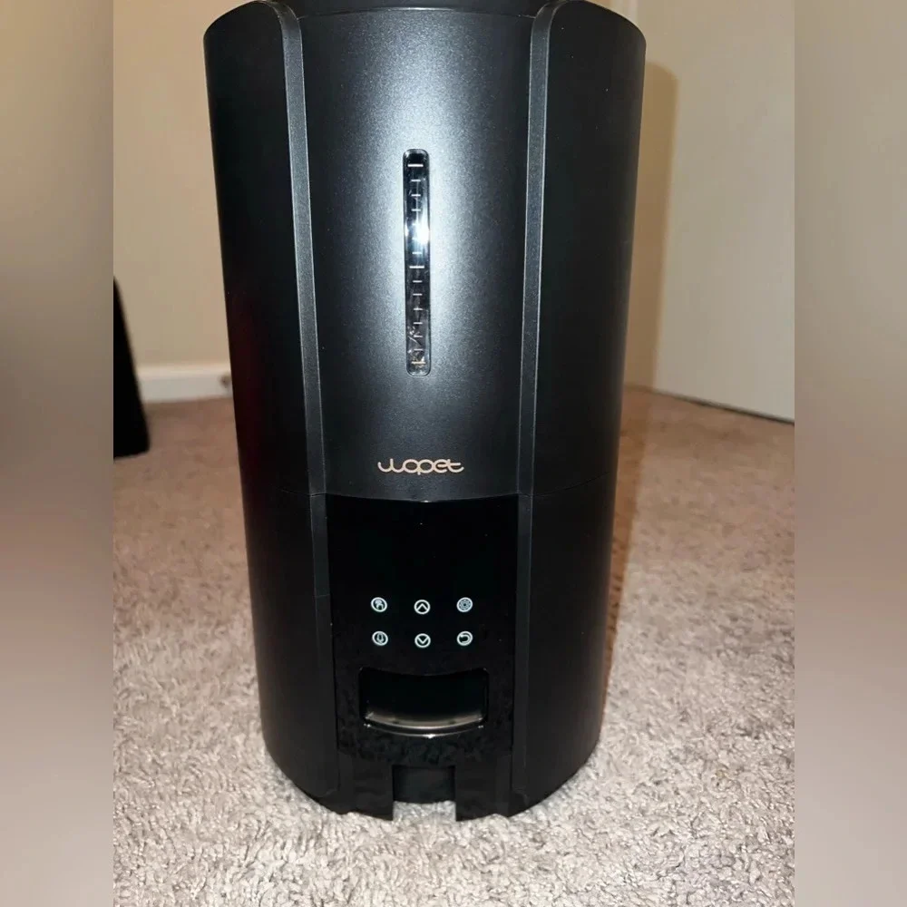 NIB Automatic Dog or Cat Feeder